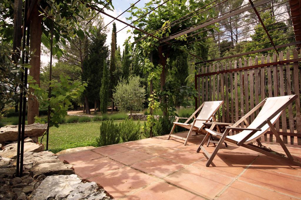 Bed and Breakfast Les Pierres Sauvages Besse-sur-Issole Exterior foto