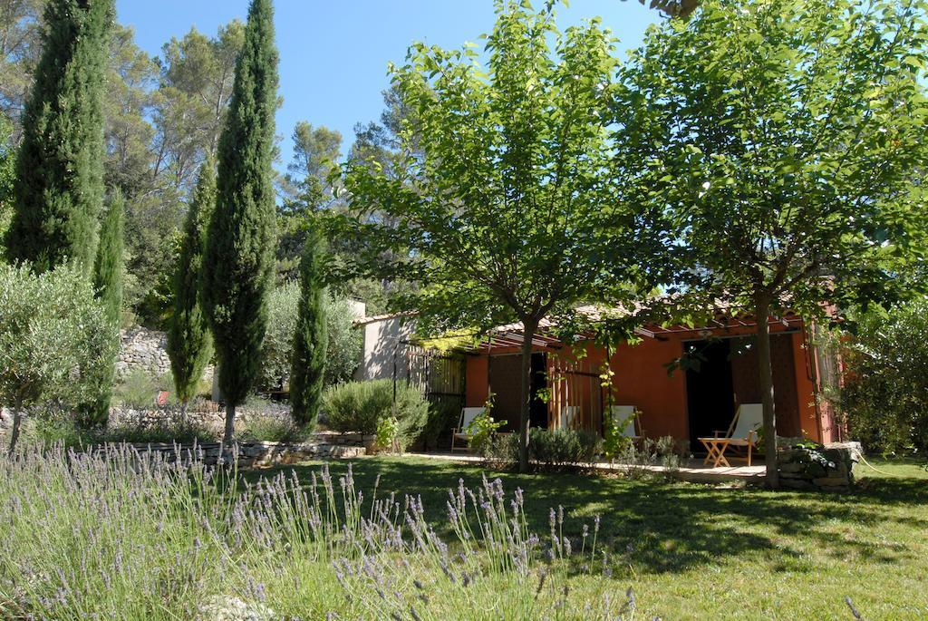 Bed and Breakfast Les Pierres Sauvages Besse-sur-Issole Exterior foto