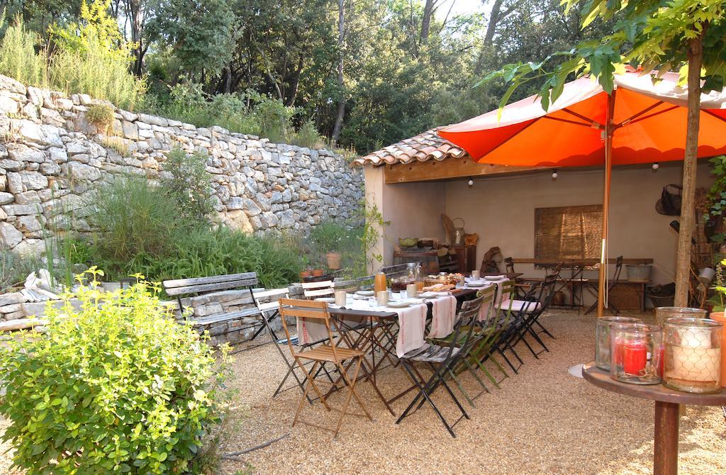 Bed and Breakfast Les Pierres Sauvages Besse-sur-Issole Exterior foto