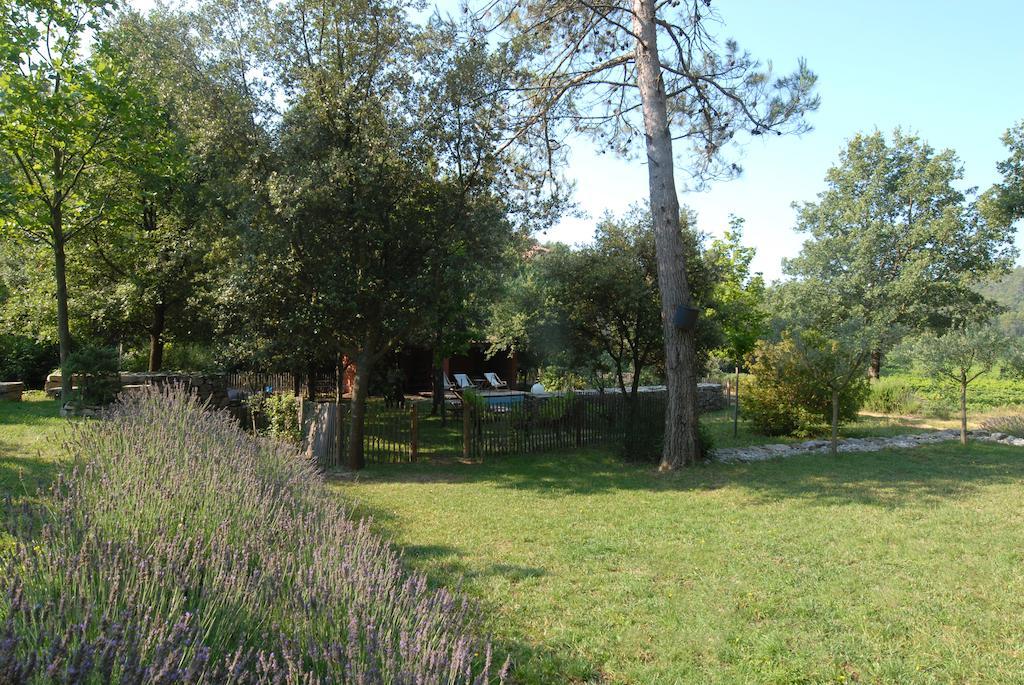 Bed and Breakfast Les Pierres Sauvages Besse-sur-Issole Exterior foto