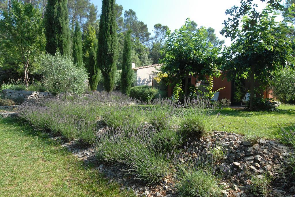 Bed and Breakfast Les Pierres Sauvages Besse-sur-Issole Exterior foto