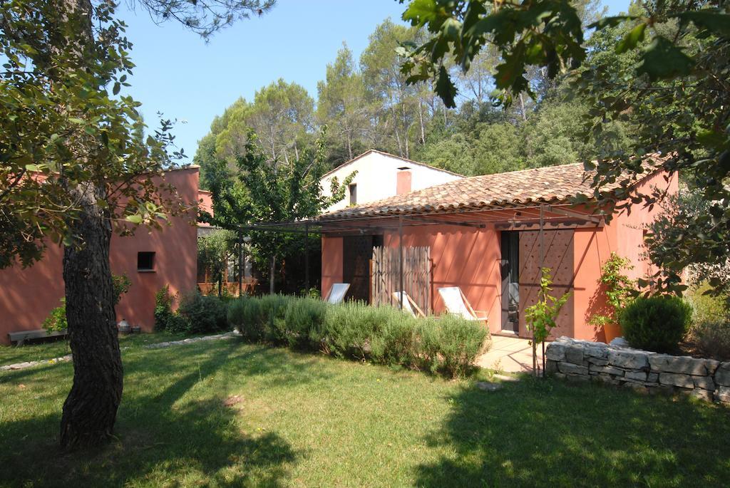 Bed and Breakfast Les Pierres Sauvages Besse-sur-Issole Exterior foto